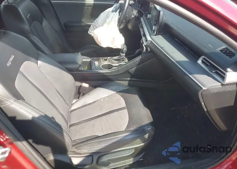 2021 Kia K5 Gt-Line z USA, uszkodzony, nr VIN 5XXG64J28MG008386